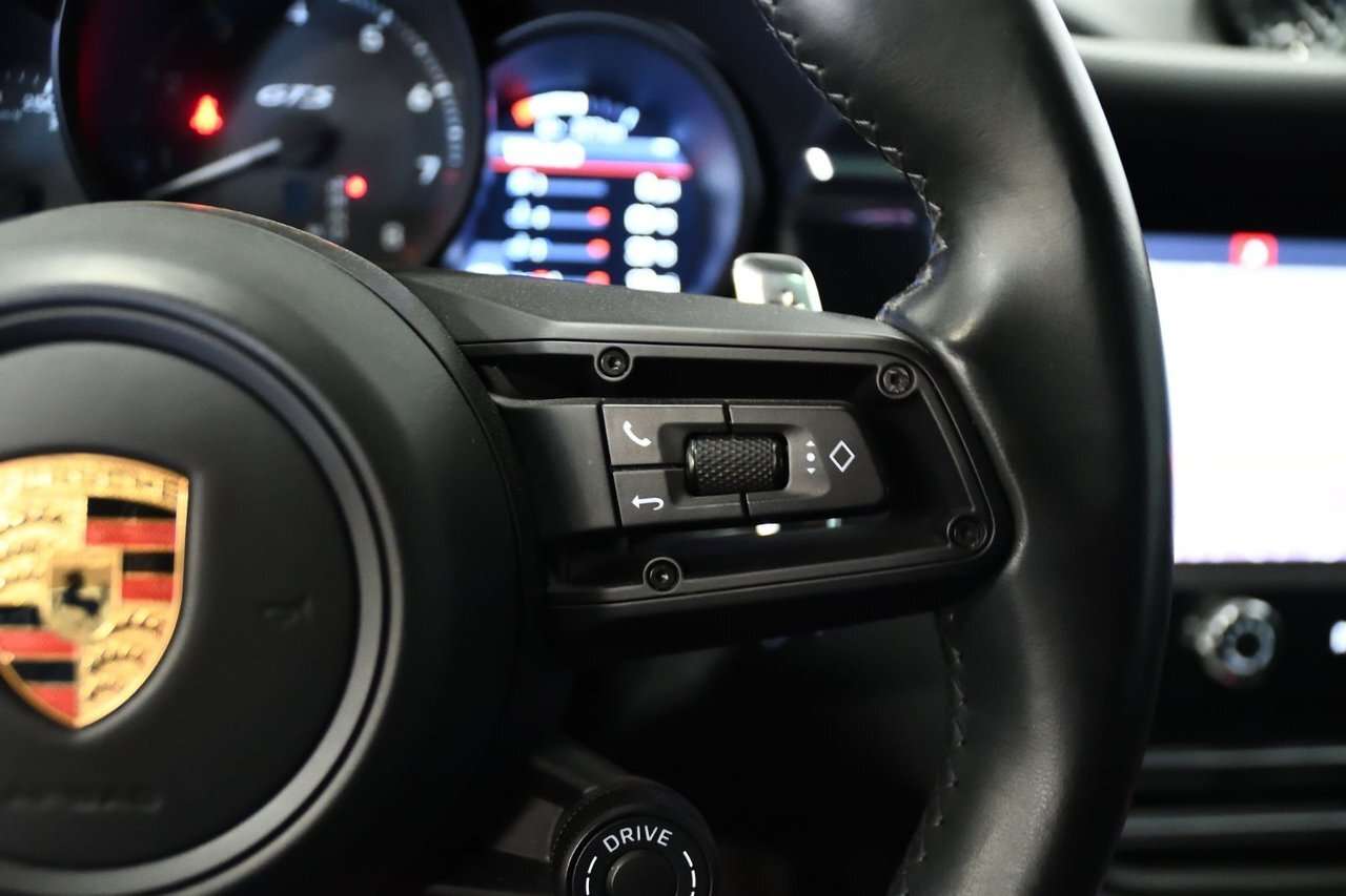 2023 Porsche Macan GTS / Premium + / Sport chrono / Carplay / Vehicle thumb 27