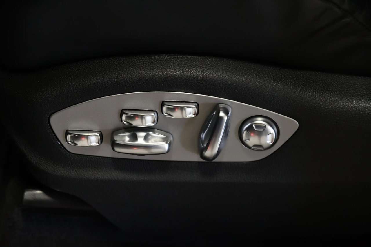 2023 Porsche Macan GTS / Premium + / Sport chrono / Carplay / Vehicle thumb 14