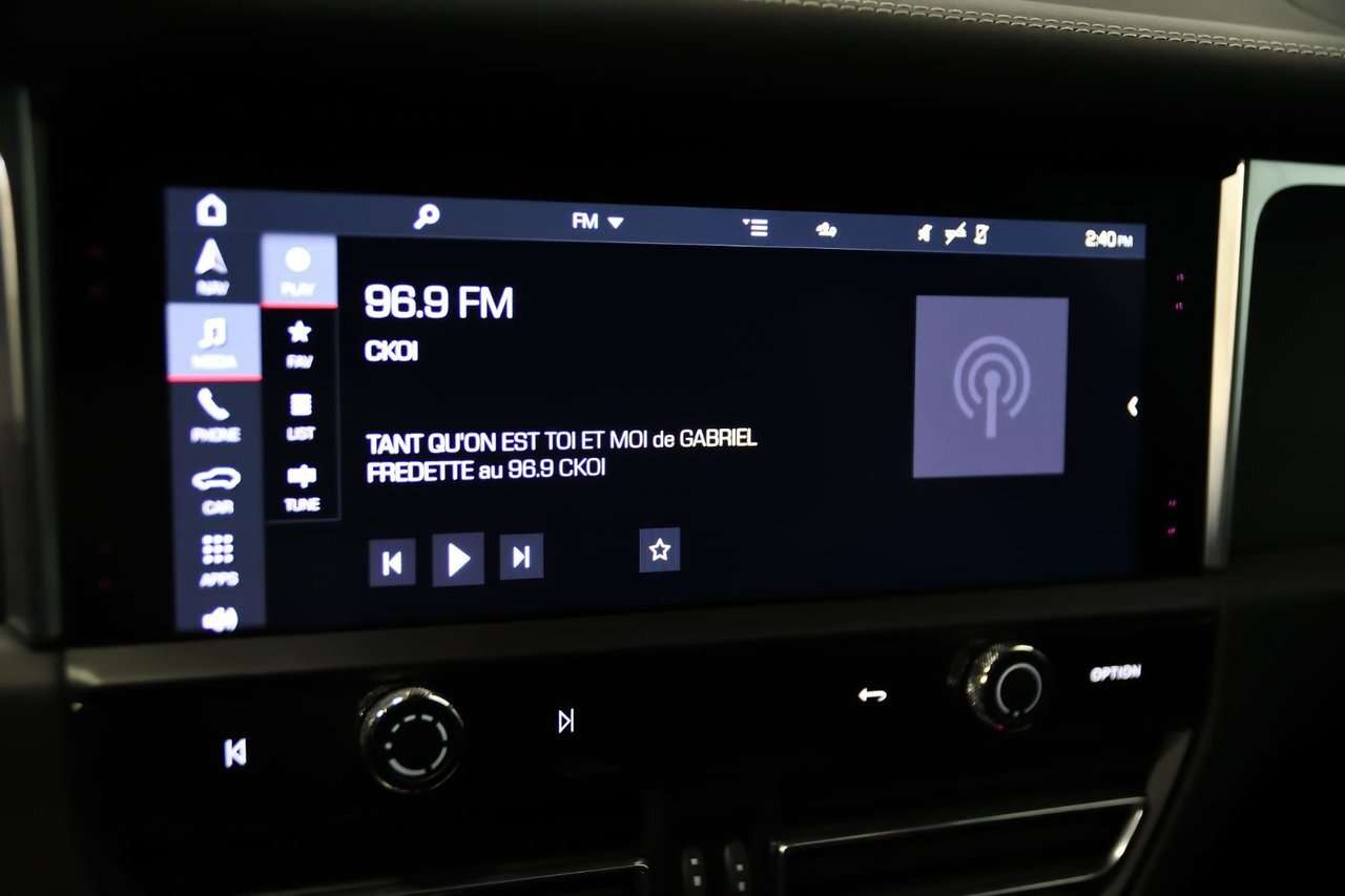 2023 Porsche Macan GTS / Premium + / Sport chrono / Carplay / Vehicle thumb 21