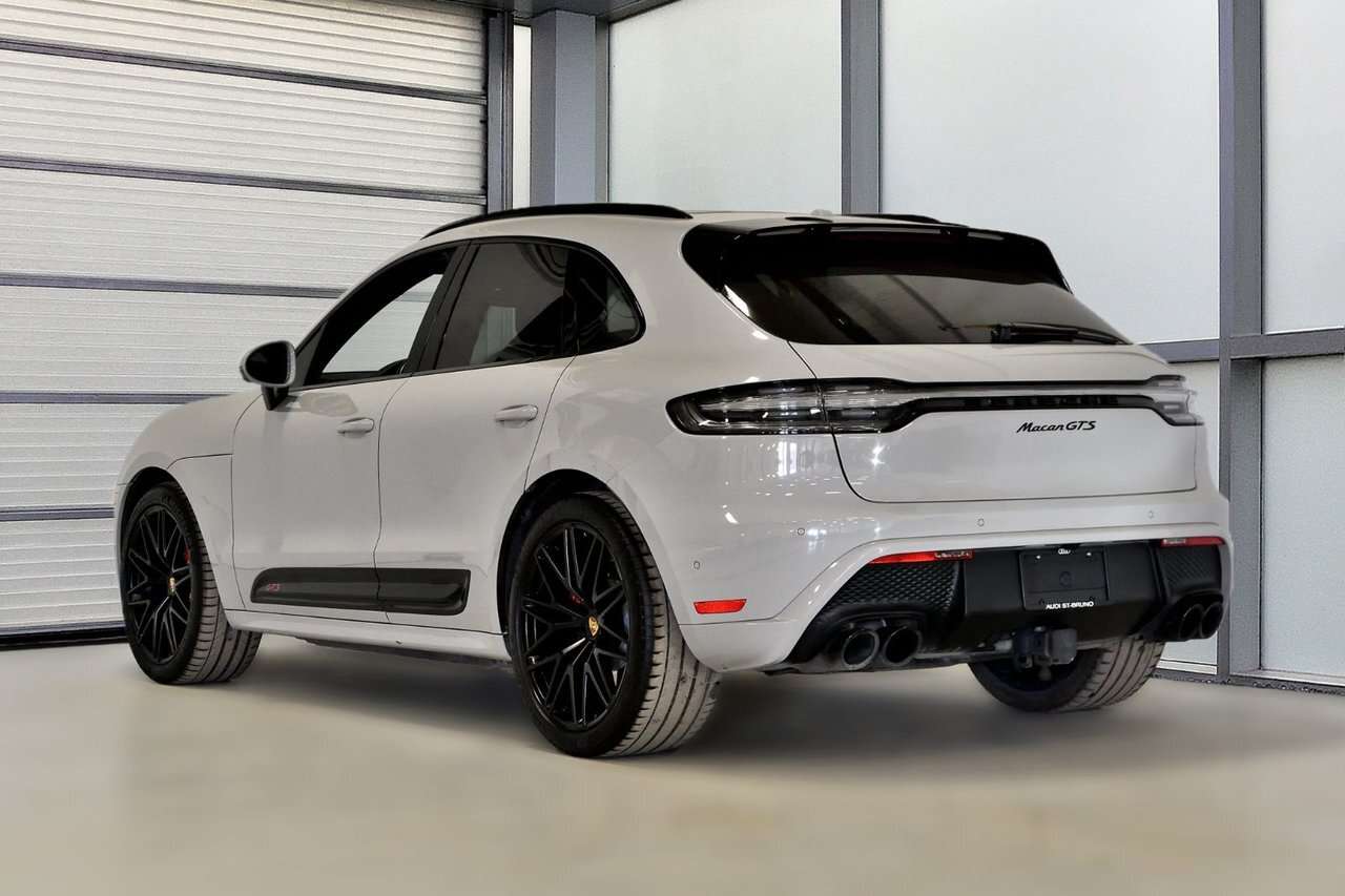 2023 Porsche Macan GTS / Premium + / Sport chrono / Carplay / Vehicle thumb 8