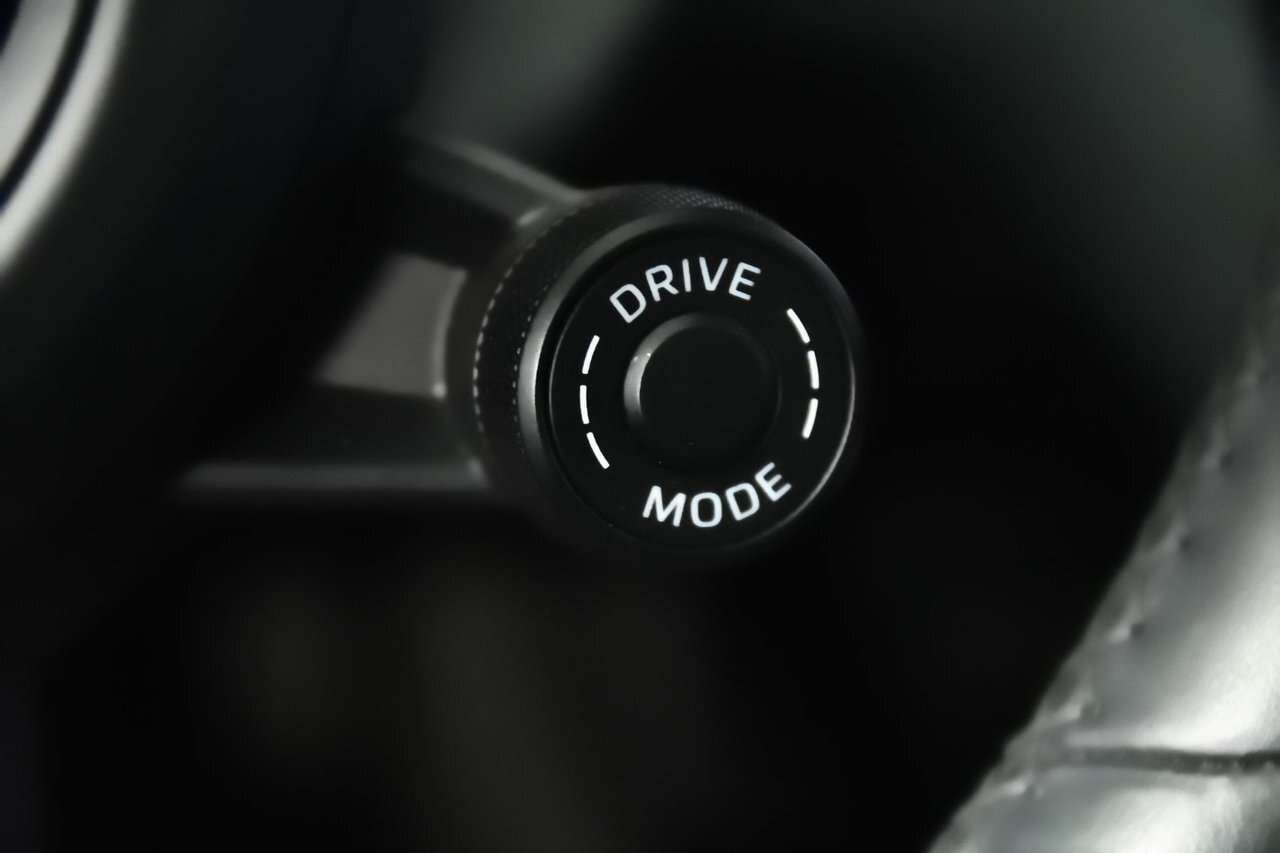 2023 Porsche Macan GTS / Premium + / Sport chrono / Carplay / Vehicle thumb 28