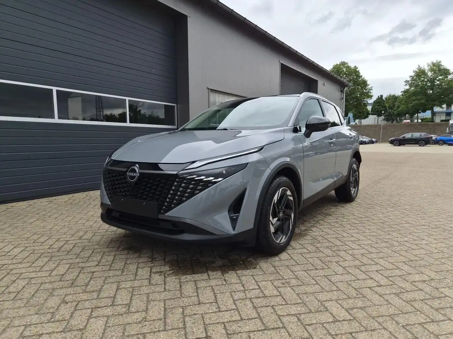 Nissan Qashqai 1.3 DIG-T MHEV 158 PS X-Tronic N-Connecta Teil-... Grau - 1