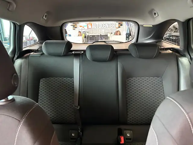 Opel Astra view 13