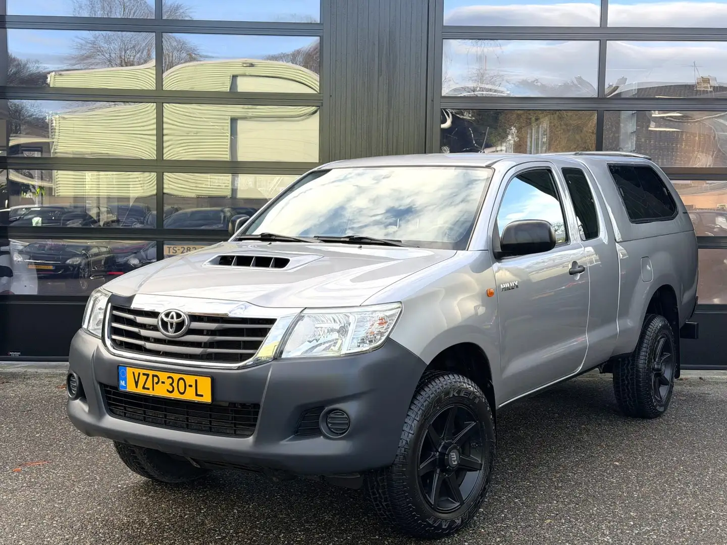 Toyota Hilux 2.5 D-4D VX Hardtop 4x4 141.000 km BTW VRIJ Gris - 1