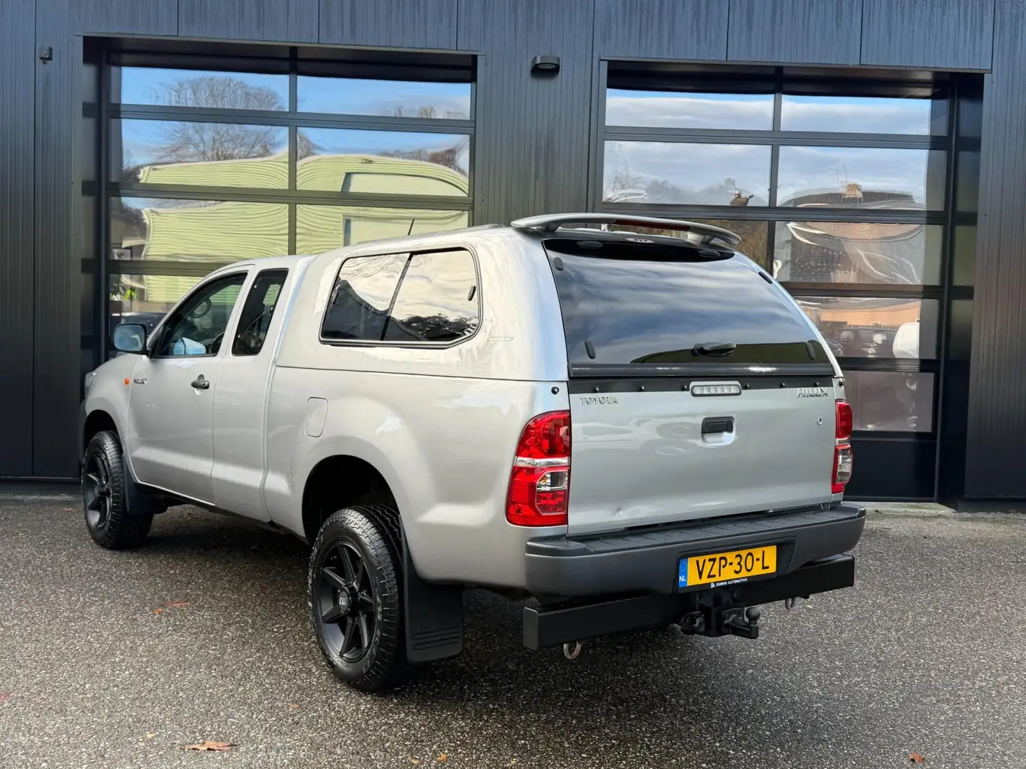 Toyota Hilux 2.5 D-4D VX Hardtop 4x4 141.000 km BTW VRIJ Gris - 2