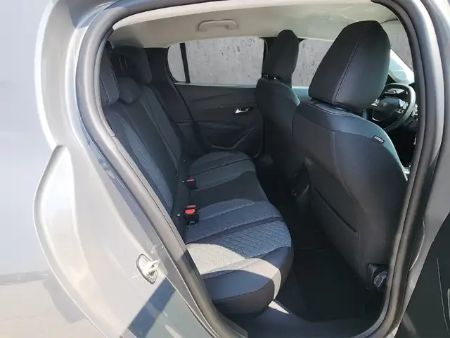 Peugeot 208 view 14