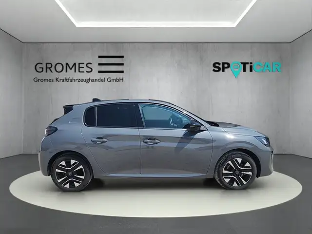 Peugeot 208 view 2