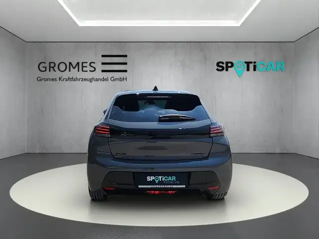 Peugeot 208 view 4