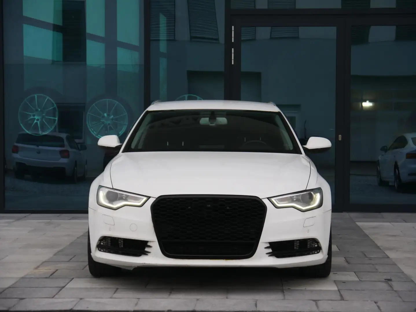 Audi A6 Avant 2,0 TDI DPF Multitronic Weiß - 1