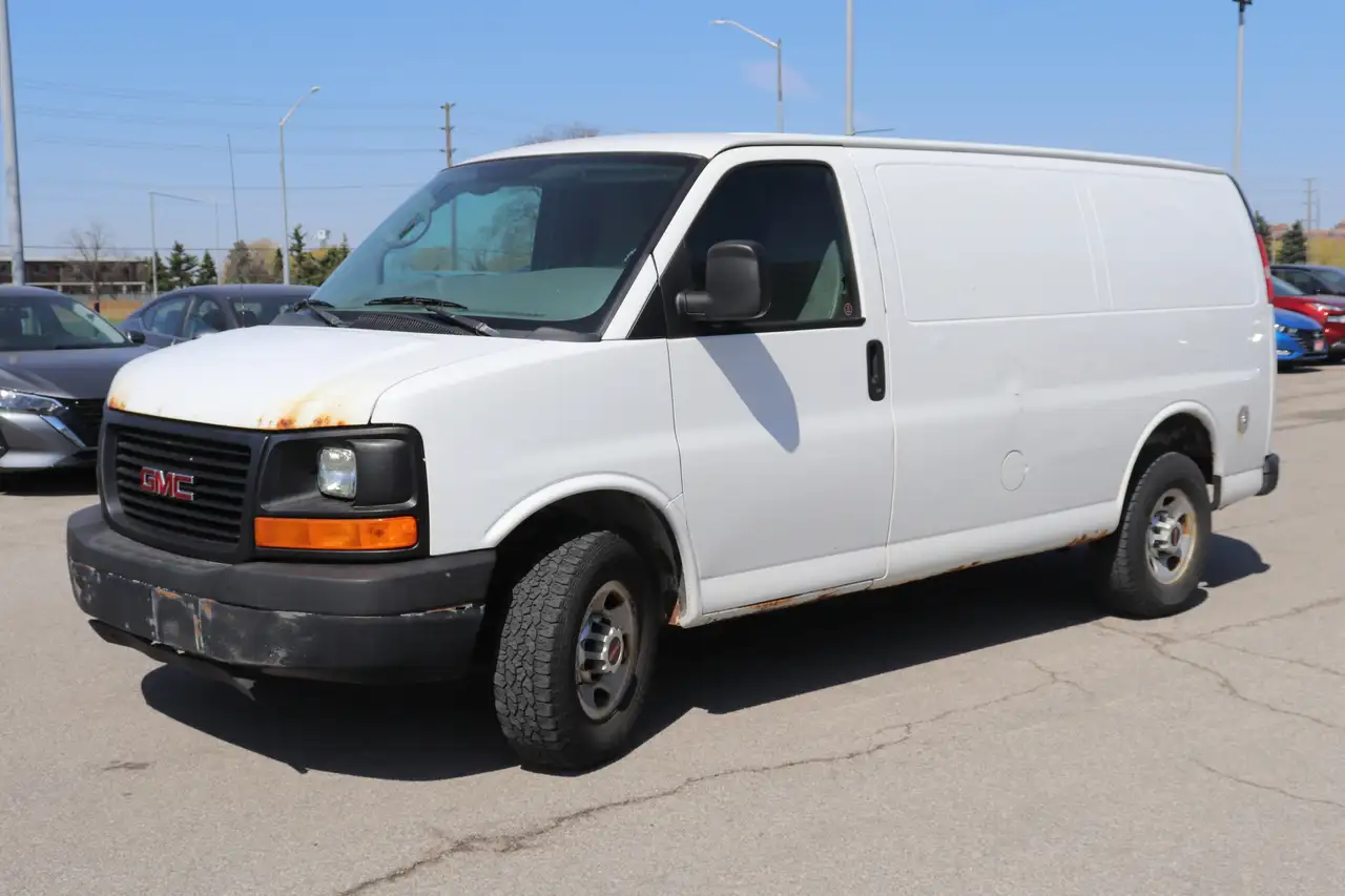 GMC Savana снимка GMC Savana