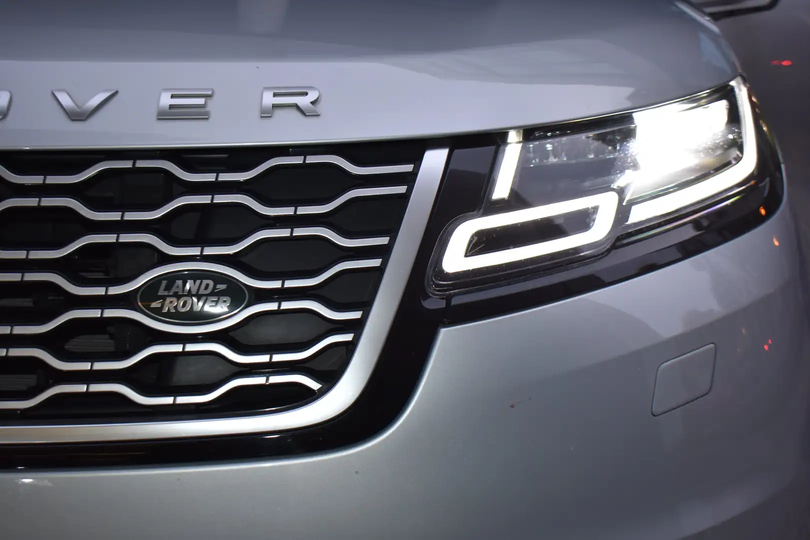 Land Rover Range Rover Velar Hybrid Basis Grigio - 2