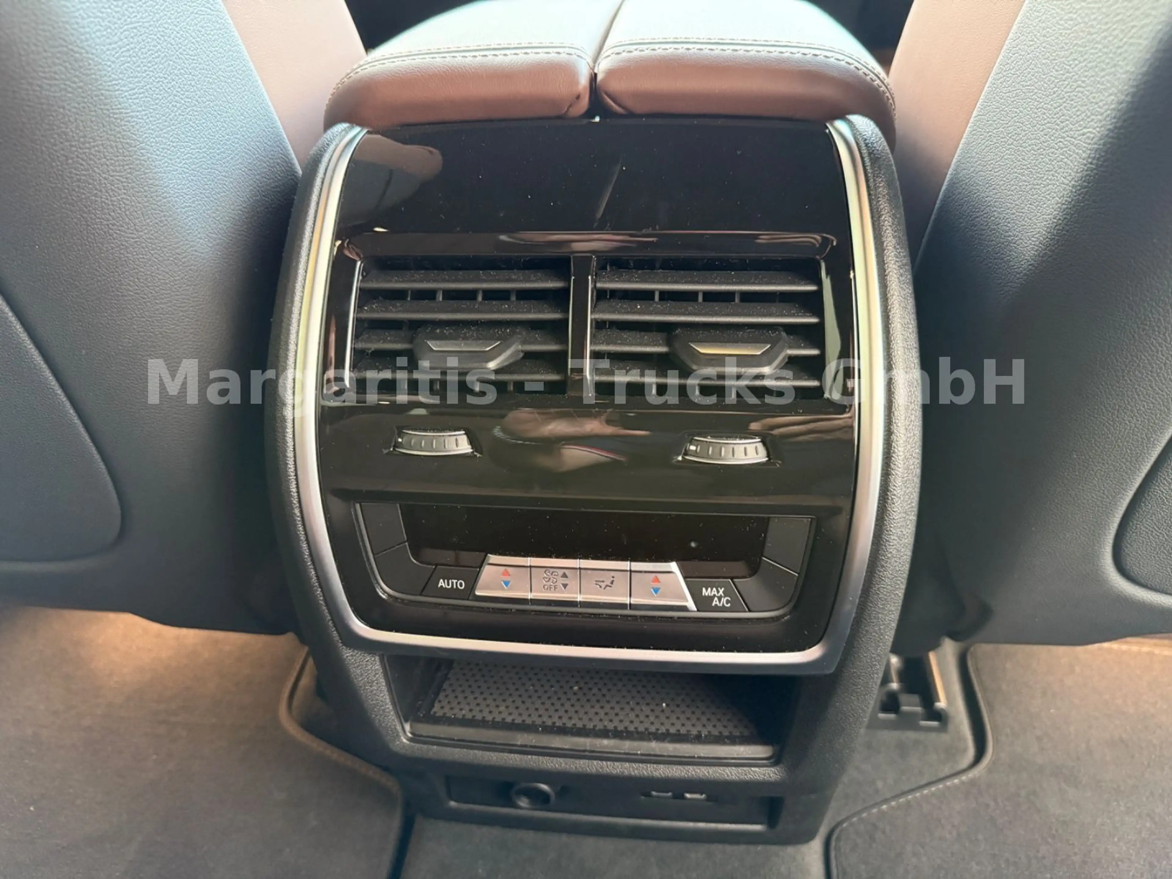 BMW X7 xDrive40d/MPaket/23"/PanoSky/Soft/Integral — photo 15