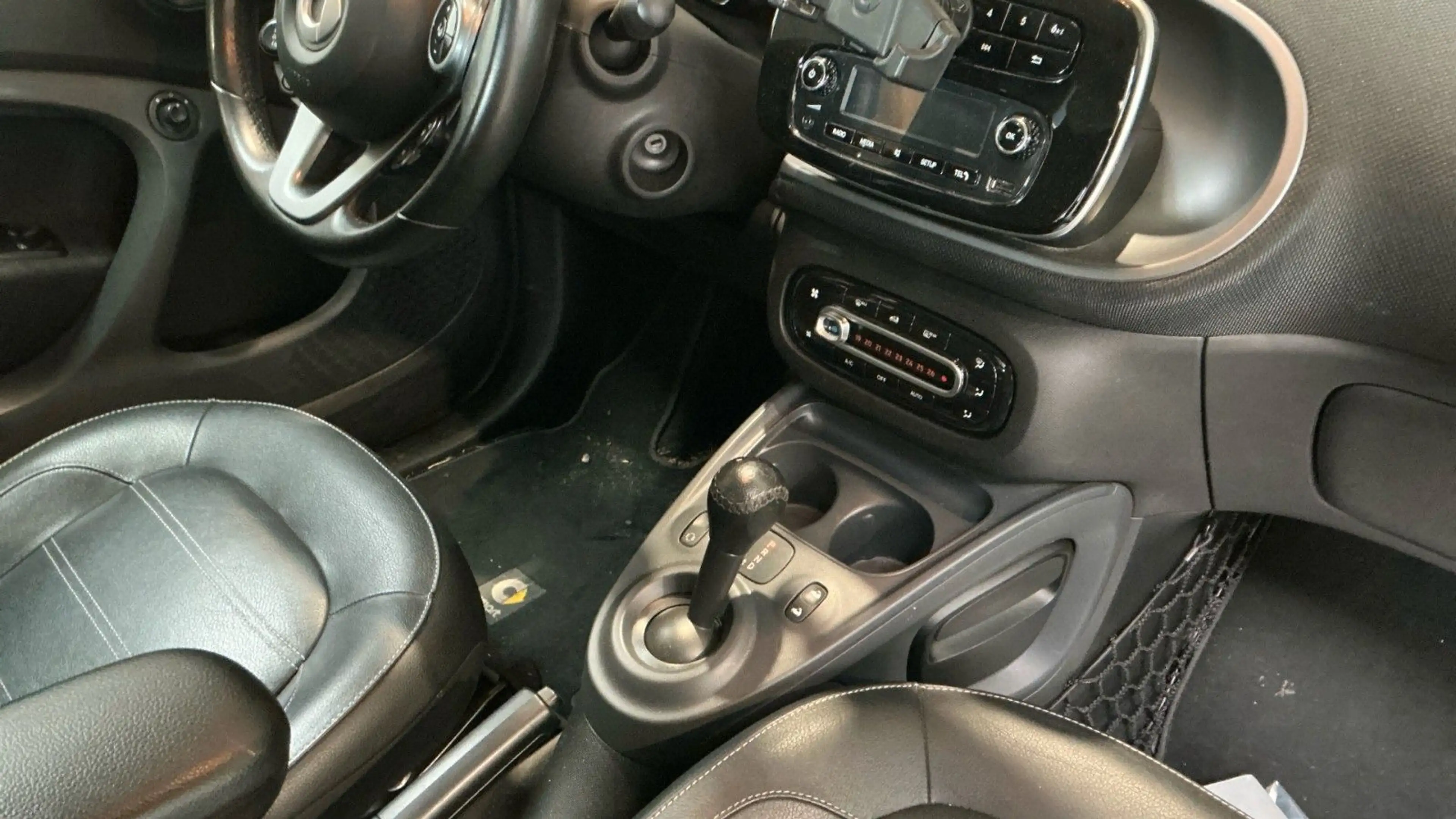 smart forTwo Cabrio *COOL&AUDIO-PAKET|LED|PARKTRONIC* — photo 10