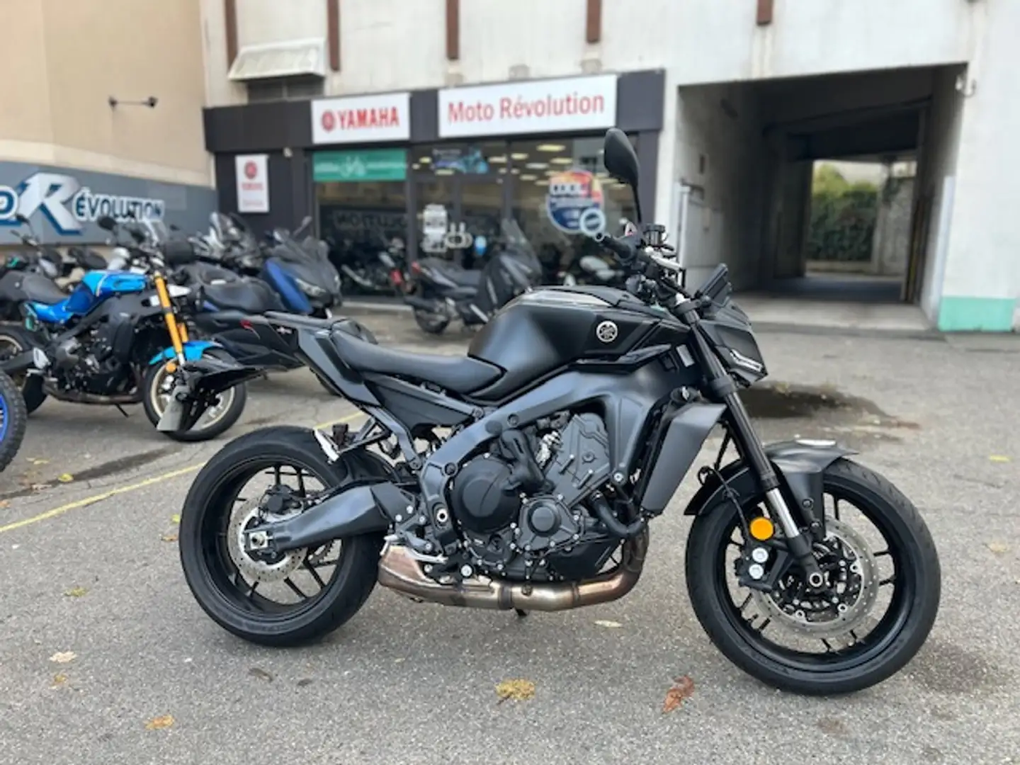 Yamaha MT-09 Noir - 1