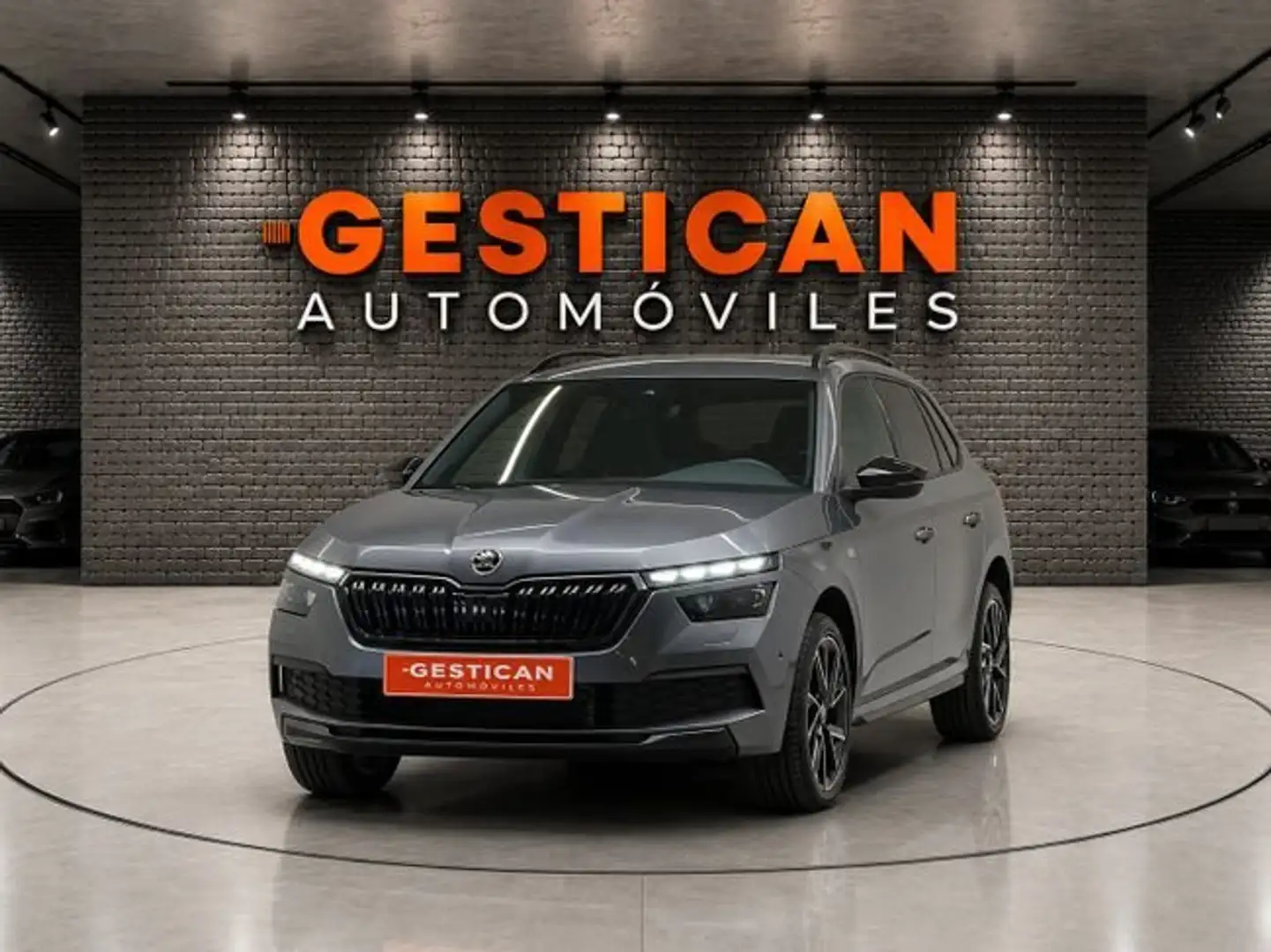 Skoda Kamiq 1.5 TSI Montecarlo Plateado - 1