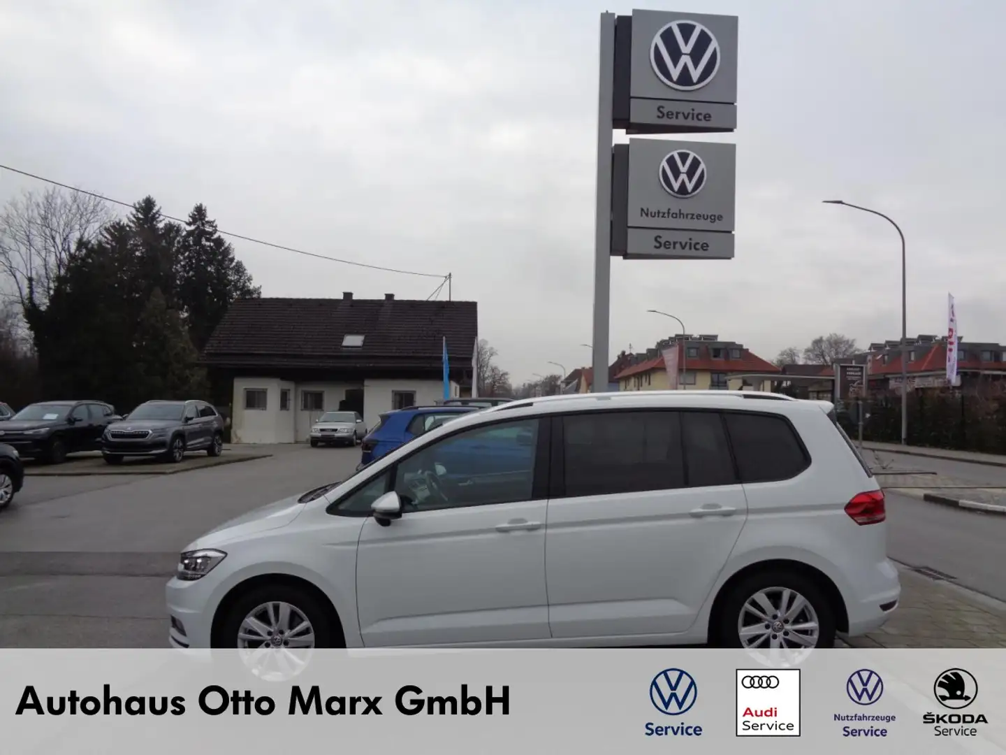 Volkswagen Touran 1.5 TSI Comfortline (AHK, Navi, ACC, LED) Klima Weiß - 1