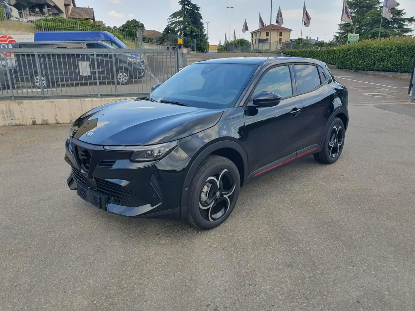 Alfa Romeo Junior 1.2 145 CV Hybrid eDCT6 Speciale Nero - 1