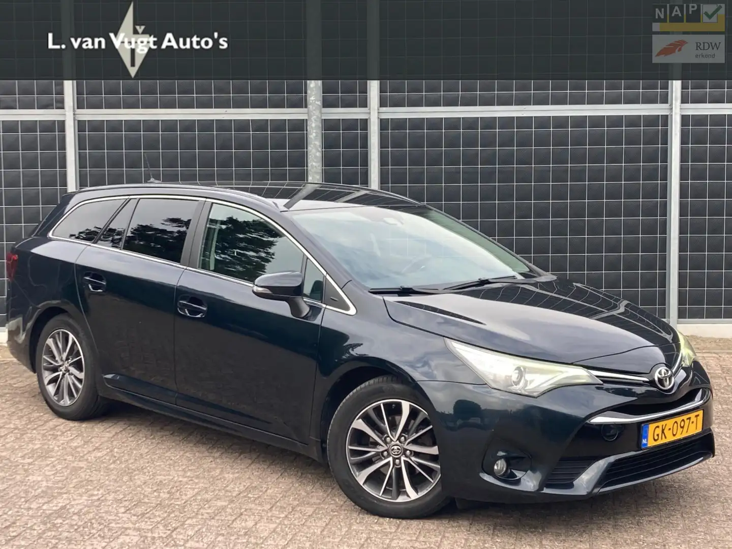 Toyota Avensis Touring Sports 1.6 D-4D-F Lease Pro Gris - 1