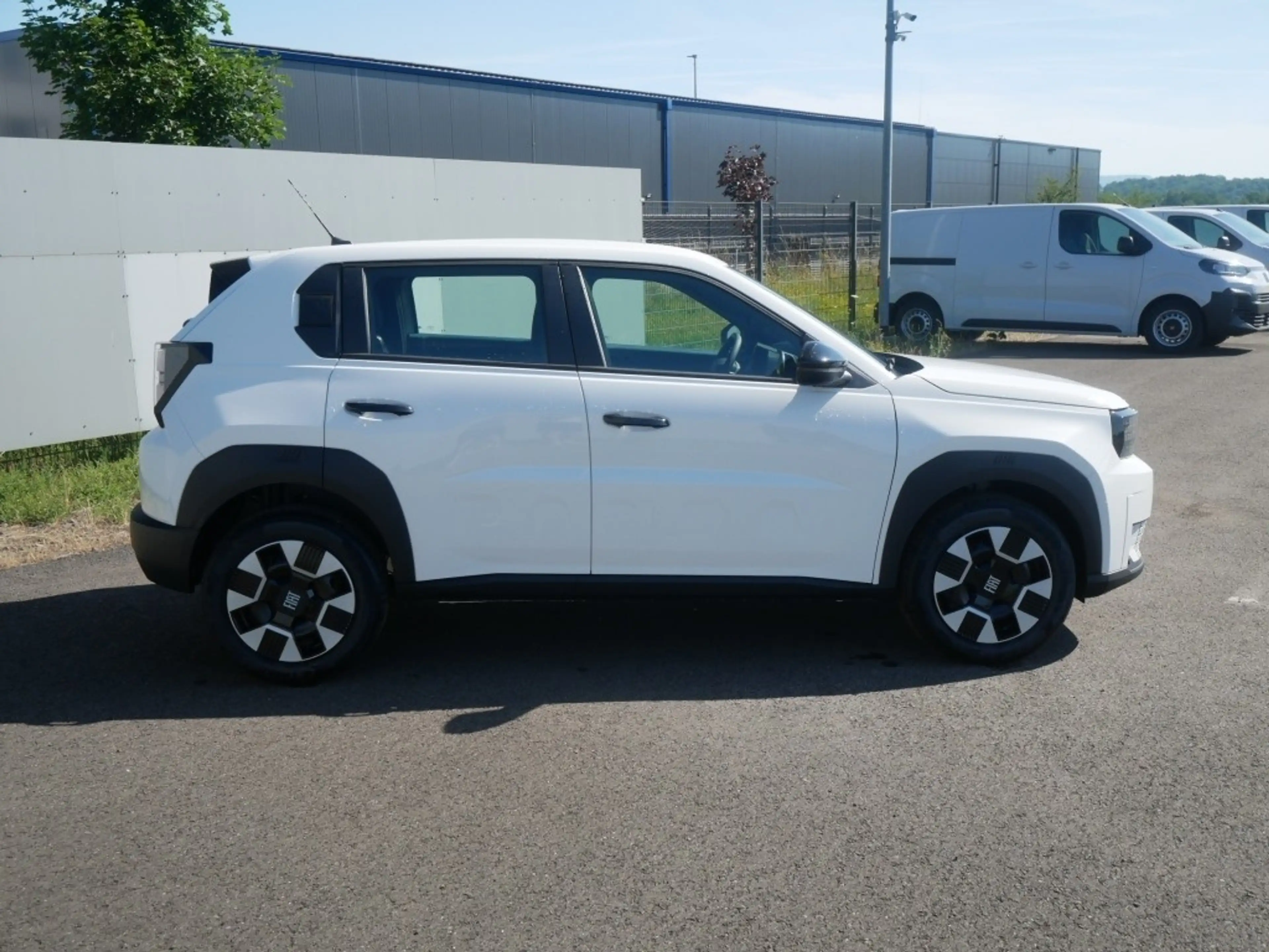 Fiat Grande Panda ICON BENZINER 1.2 TURBO MT6 100 PS TECH — photo 2