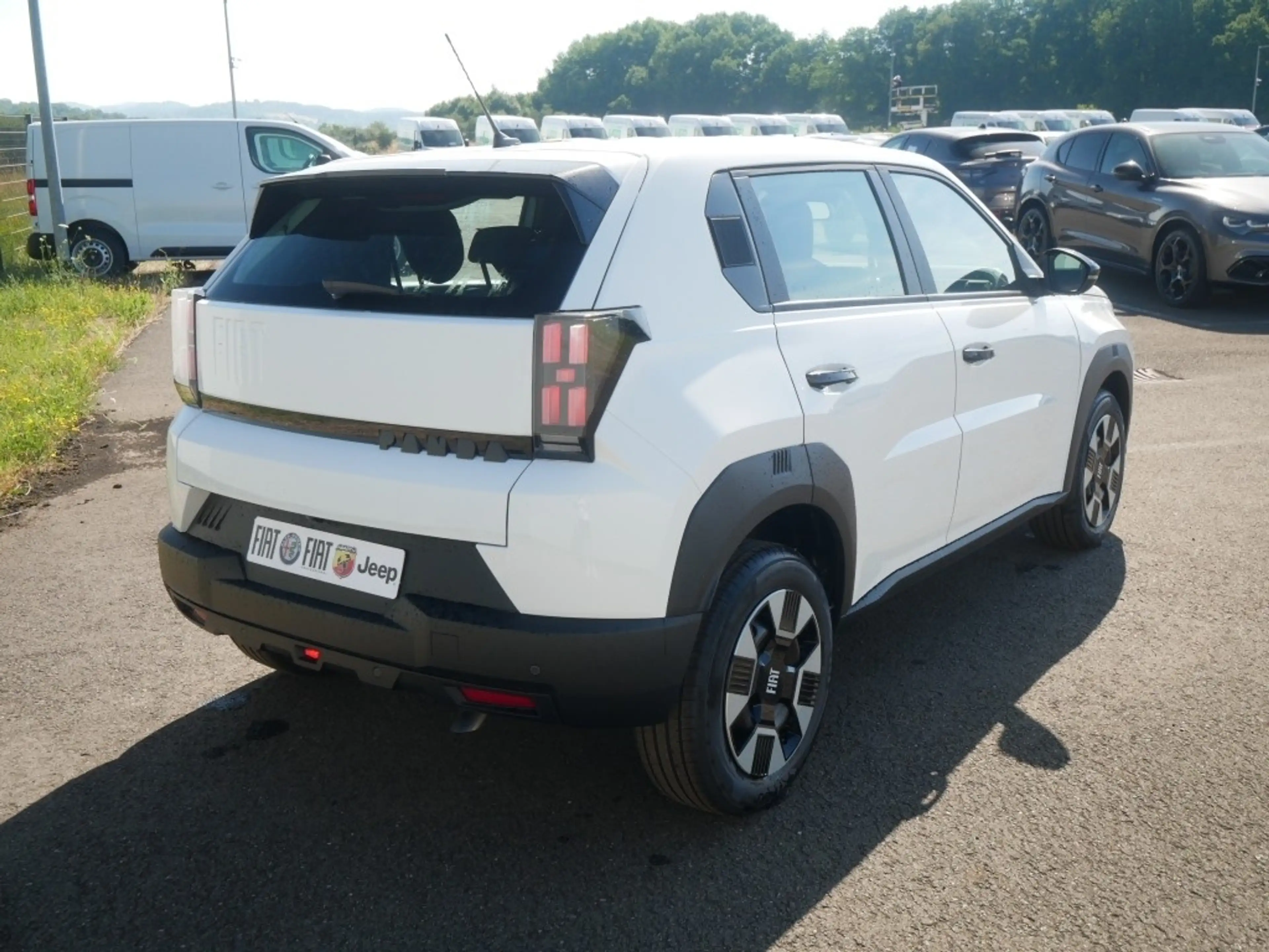 Fiat Grande Panda ICON BENZINER 1.2 TURBO MT6 100 PS TECH — photo 3