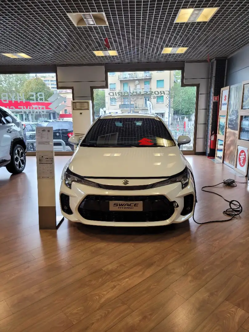 Suzuki Swace 1.8 Hybrid E-CVT 2WD Cool Pronta consegna Bianco - 2
