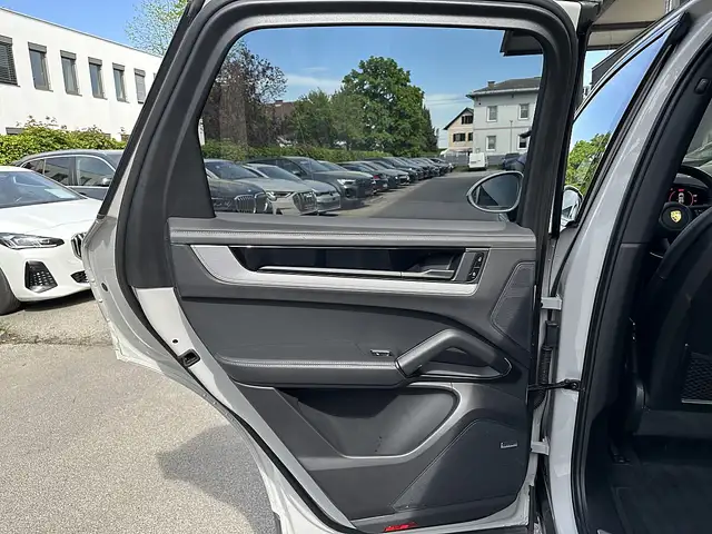 Porsche Cayenne III E-Hybrid Aut. Ansicht 12