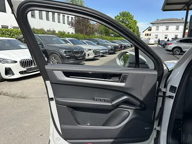 Porsche Cayenne III E-Hybrid Aut. Ansicht 28