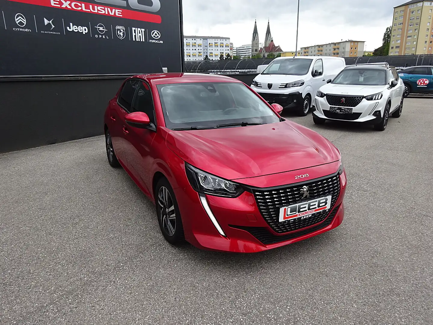 Peugeot 208 Allure PureTech 100 S&S Rot - 2
