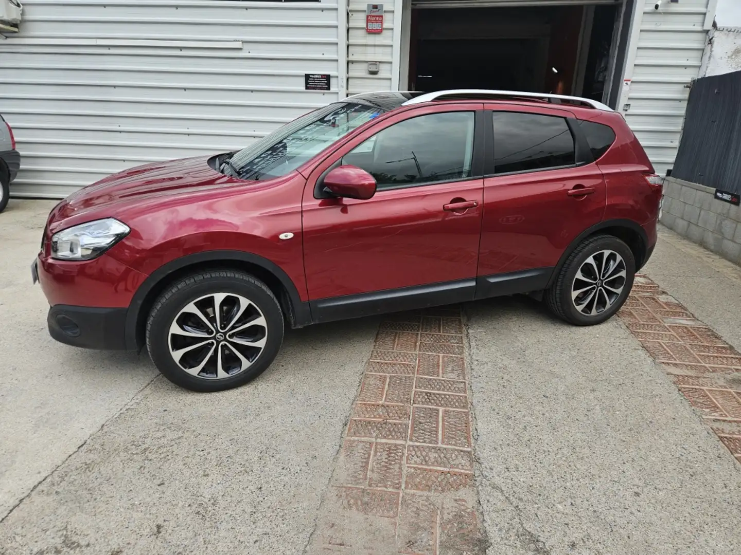 Nissan Qashqai Q+2 1.5dCi Tekna Sport 4x2 18´´ Burdeos - 2