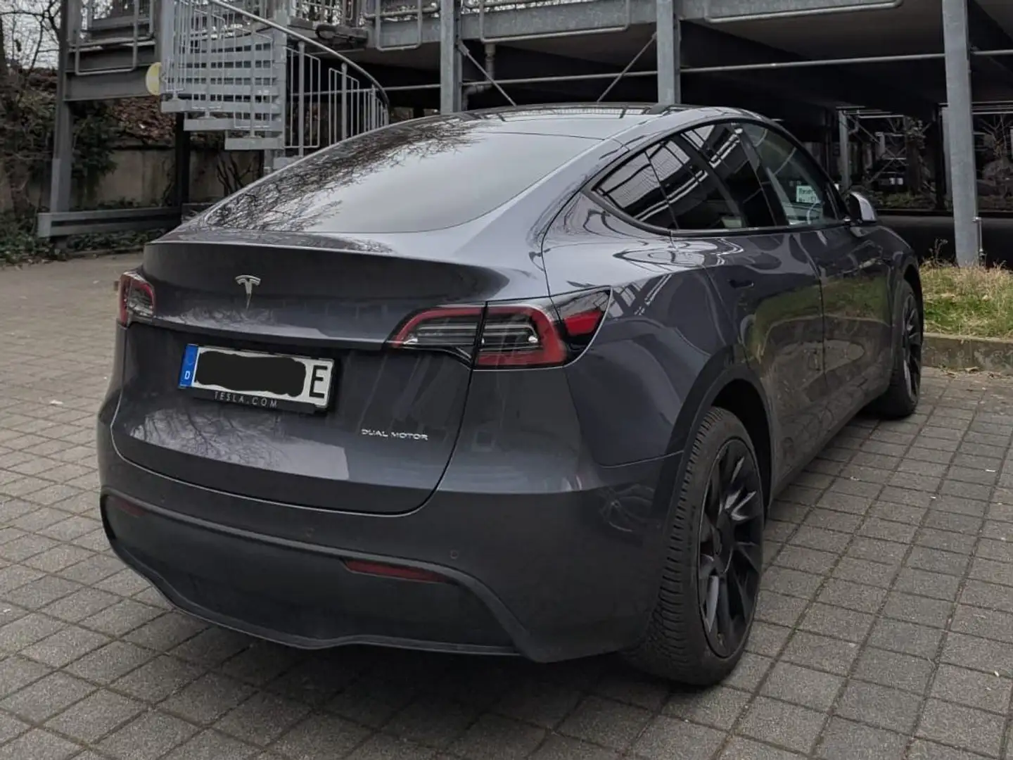 Tesla Model Y Model Y Long Range Dual Motor AWD Gris - 2