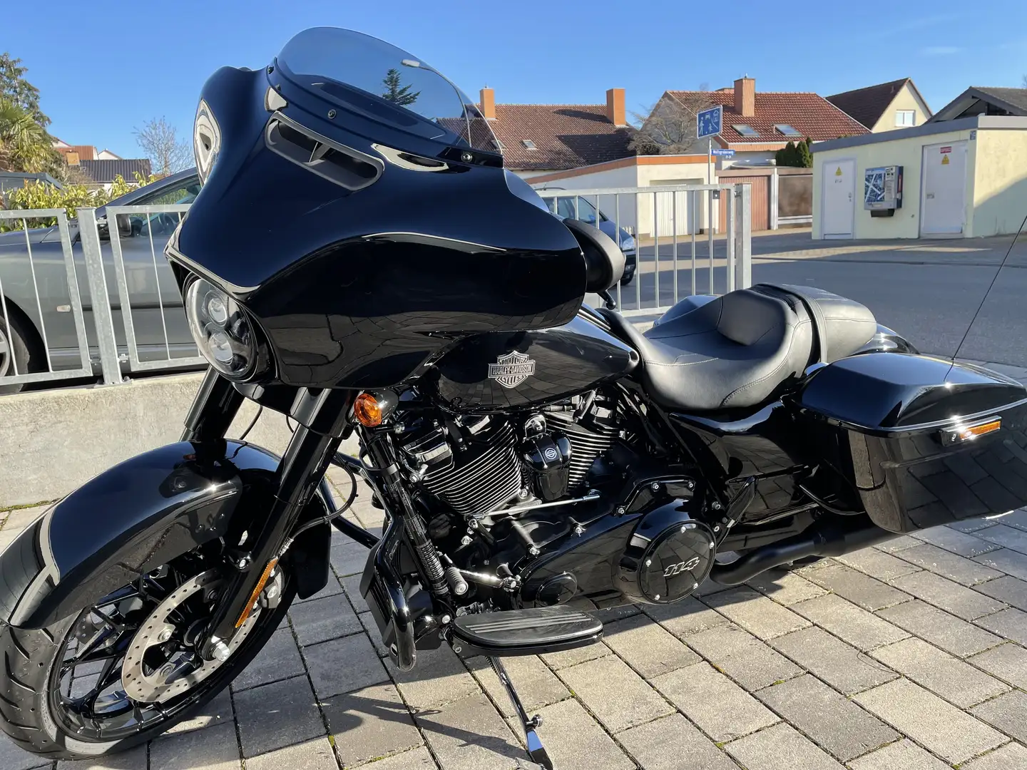 Harley-Davidson Street Glide Schwarz - 1