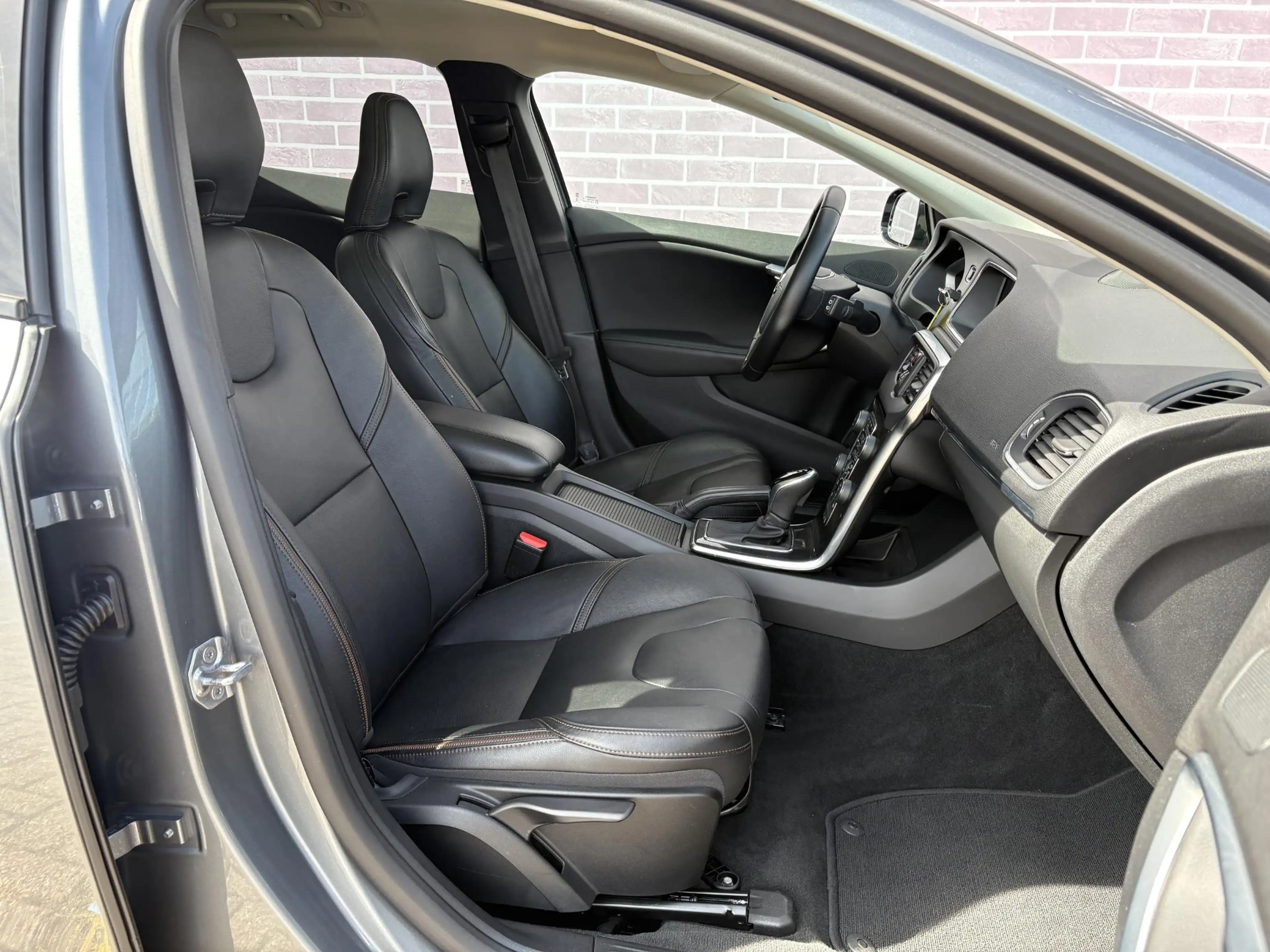 Volvo V40 Cross Country 1.5 T3 Polar+ Luxury | Harman/Kardon | DAB | Keyle — photo 6