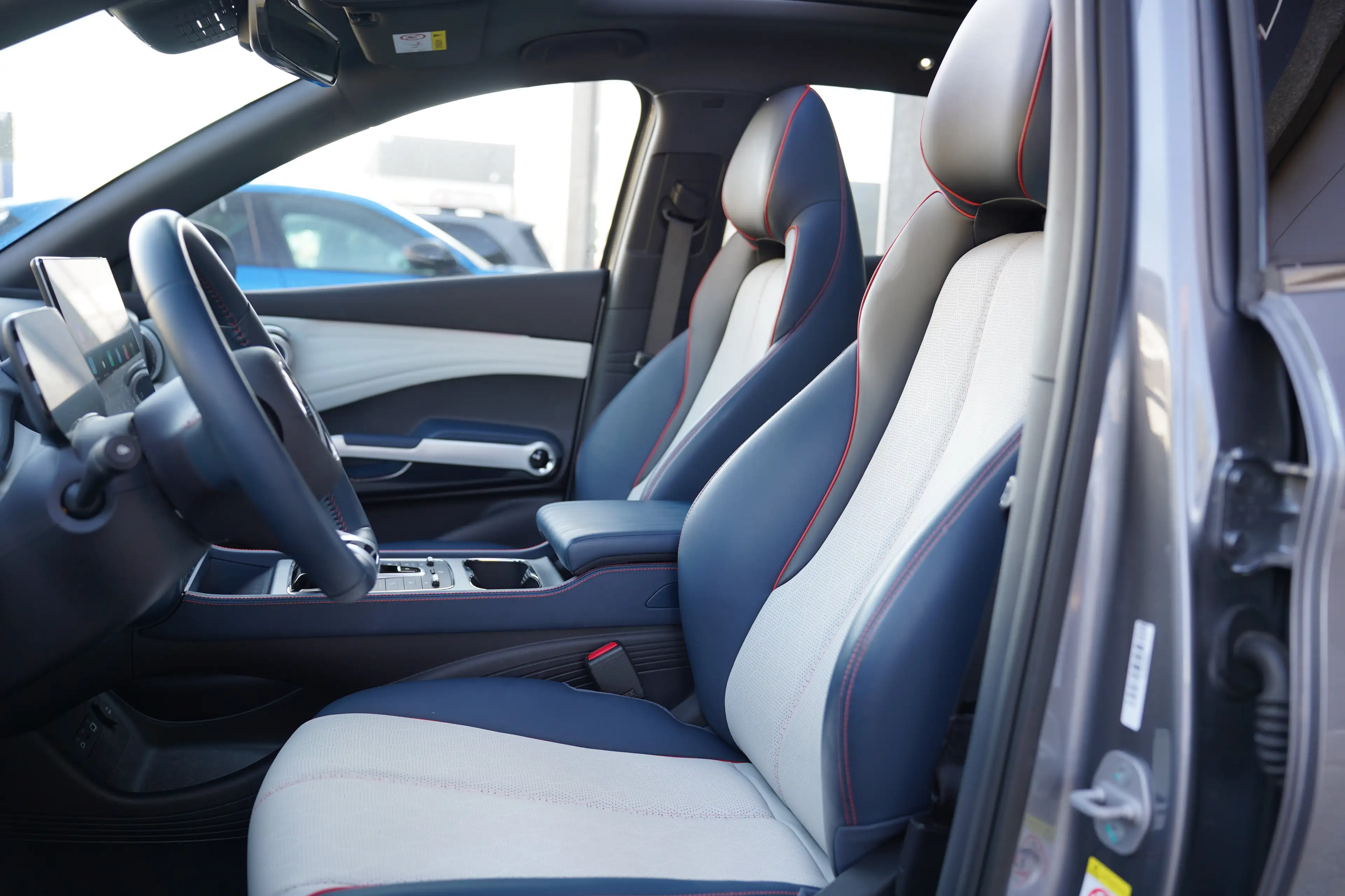 BYD Atto 3 Comfort *420KM / PANO / 360 / CARPLAY / HEATED* — photo 6