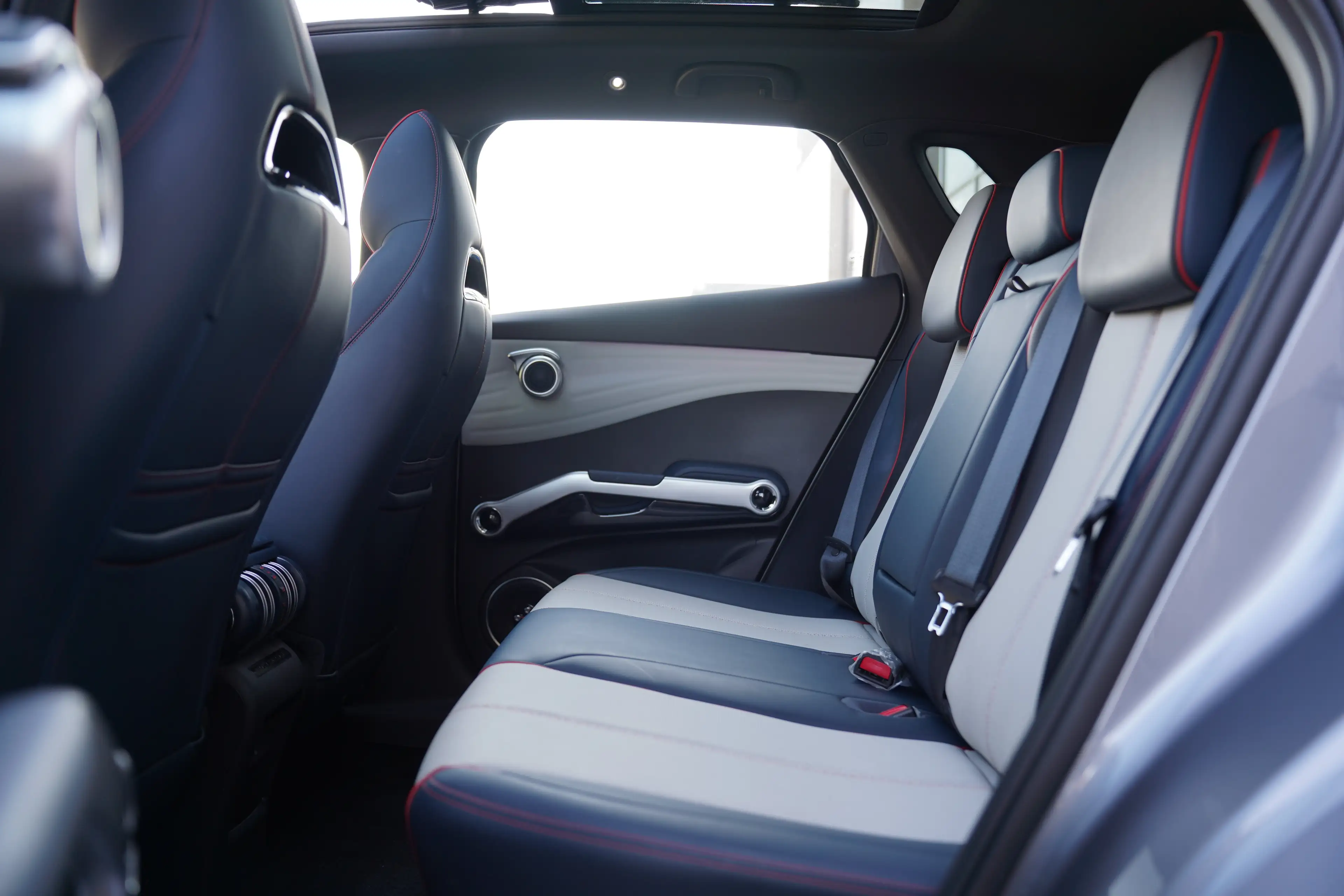 BYD Atto 3 Comfort *420KM / PANO / 360 / CARPLAY / HEATED* — photo 7