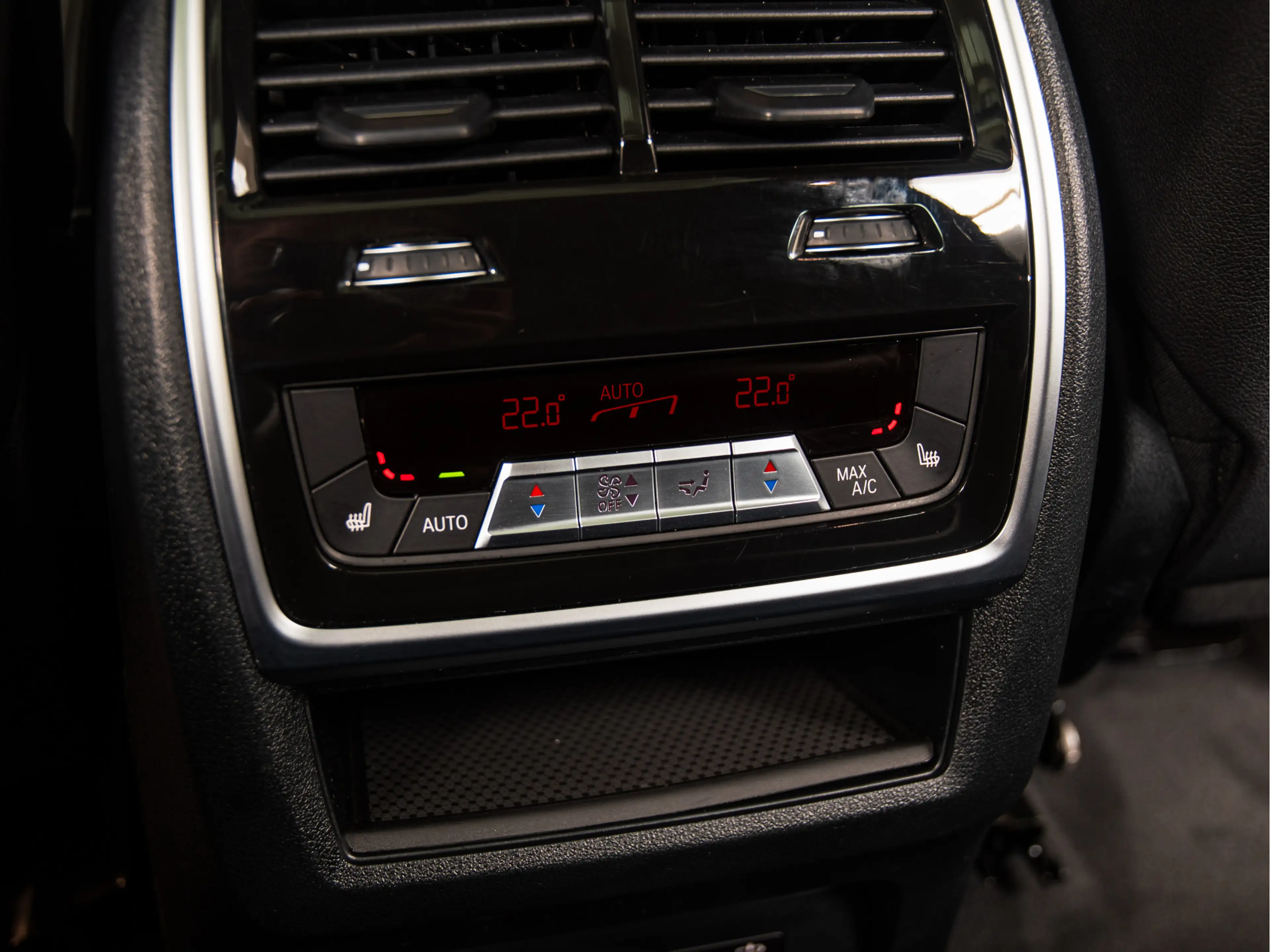 BMW X5 xDrive50e M-SPORT | 22" | SKYLOUNGE | B/W | MASSAG — photo 31
