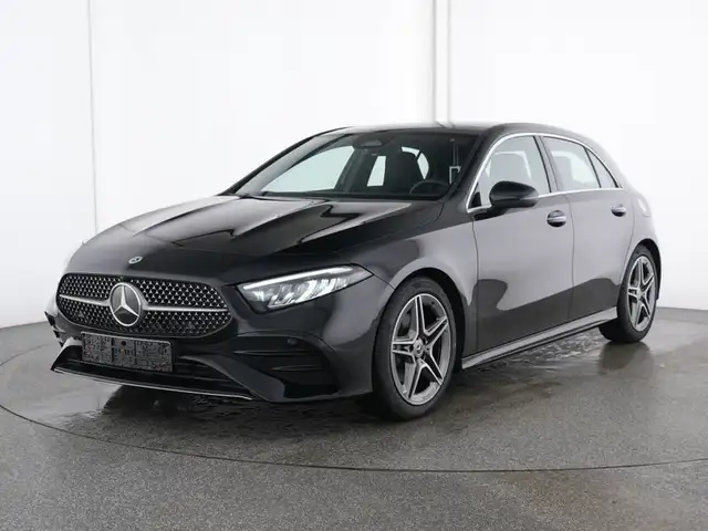 Mercedes-Benz A 180 d AMG Panorama Kamera Ambiente Spurhalte