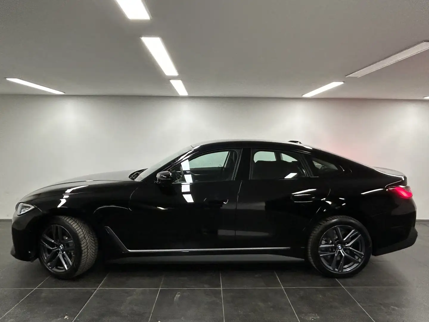 BMW i4 eDrive40 Gran Coupé Parkass. DAB Tempomat Klimaaut Schwarz - 2