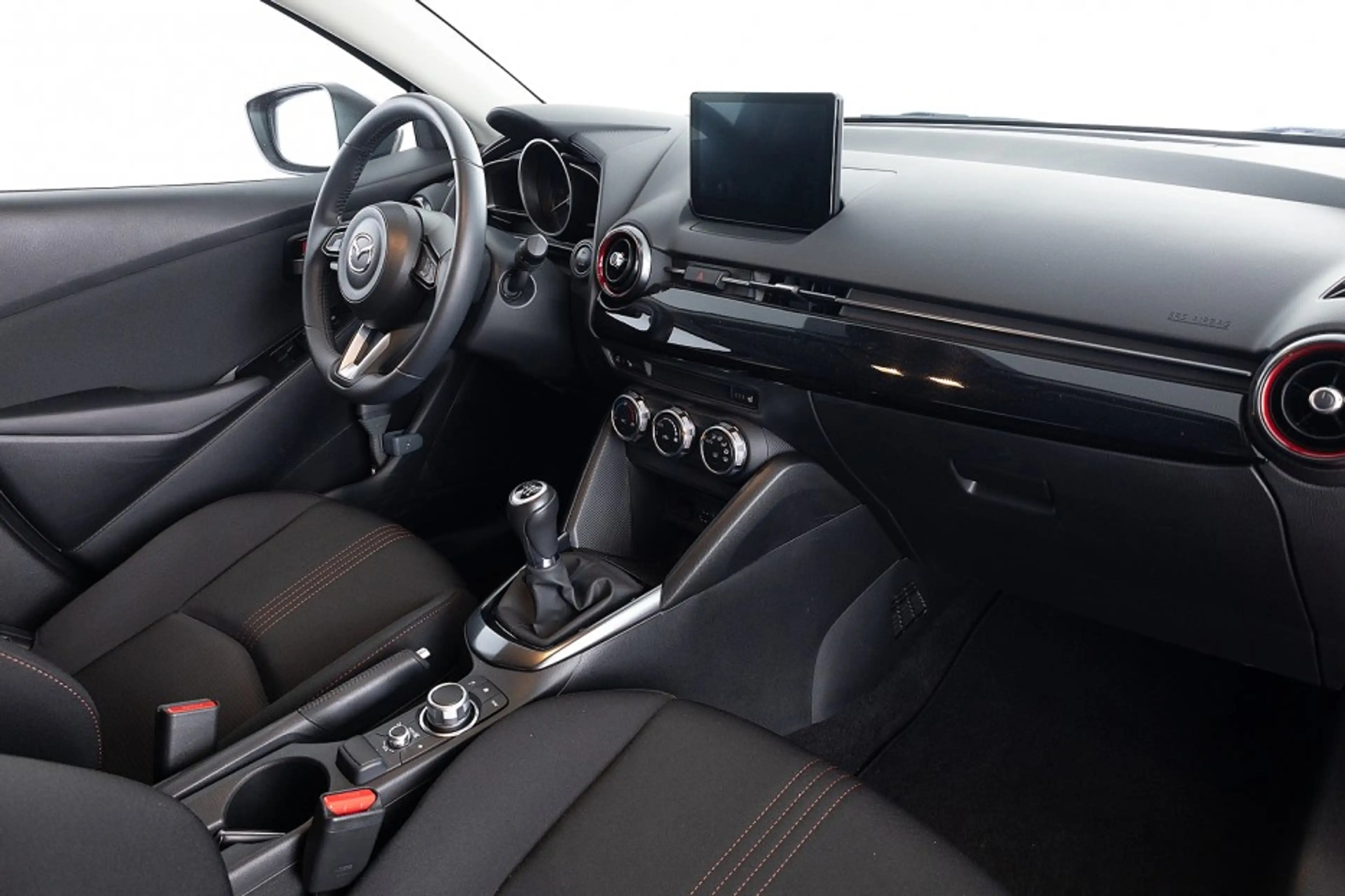 Mazda 2 1.5 e-SkyActiv-G 90 Homura 90PK | Carplay | Camera — photo 4