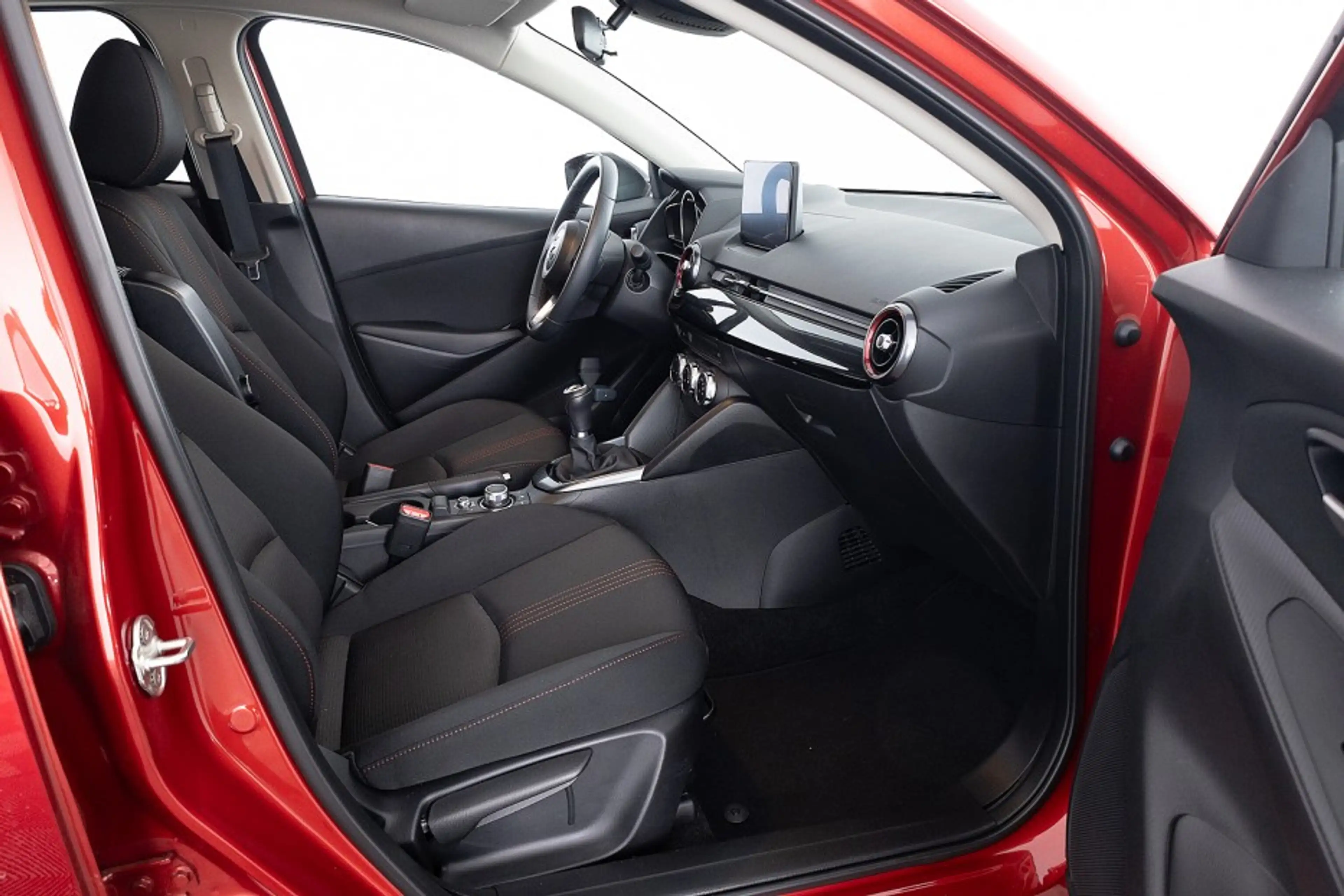 Mazda 2 1.5 e-SkyActiv-G 90 Homura 90PK | Carplay | Camera — photo 6