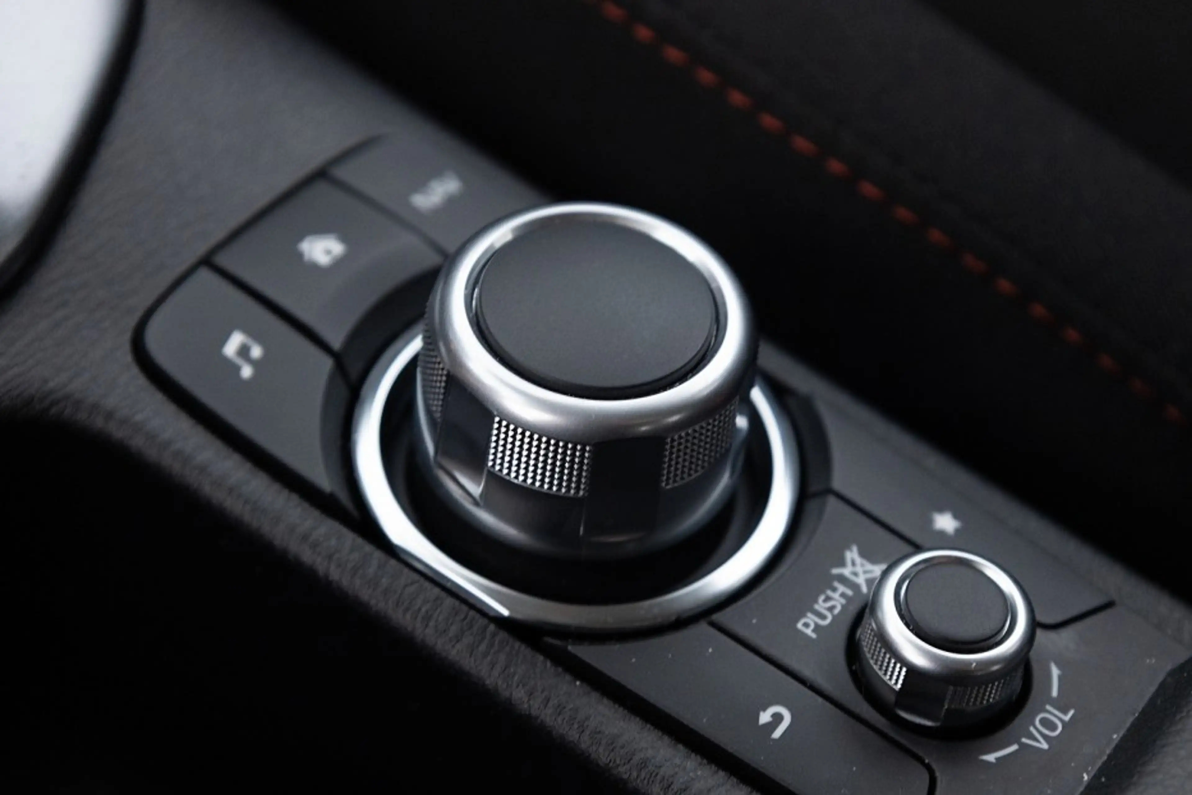 Mazda 2 1.5 e-SkyActiv-G 90 Homura 90PK | Carplay | Camera — photo 15