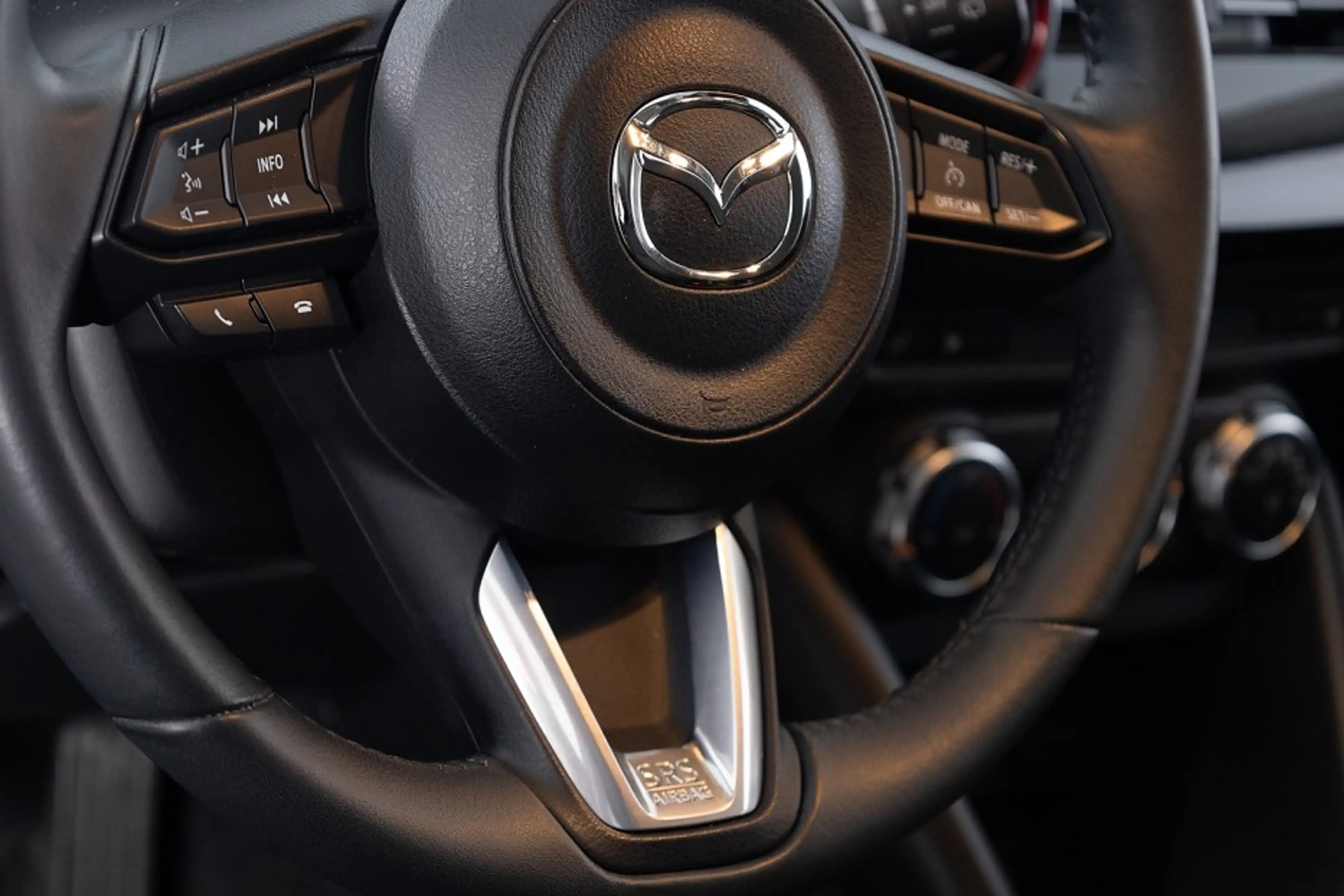 Mazda 2 1.5 e-SkyActiv-G 90 Homura 90PK | Carplay | Camera — photo 9