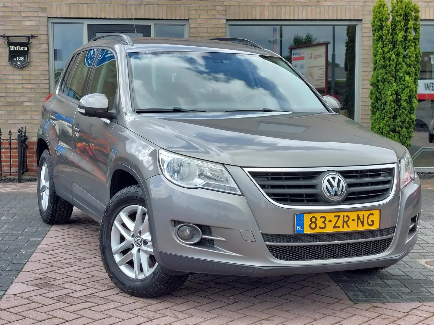 Volkswagen Tiguan 1.4 TSI Comfort&Design 4Motion | Trekhaak | 100% o Grau - 2
