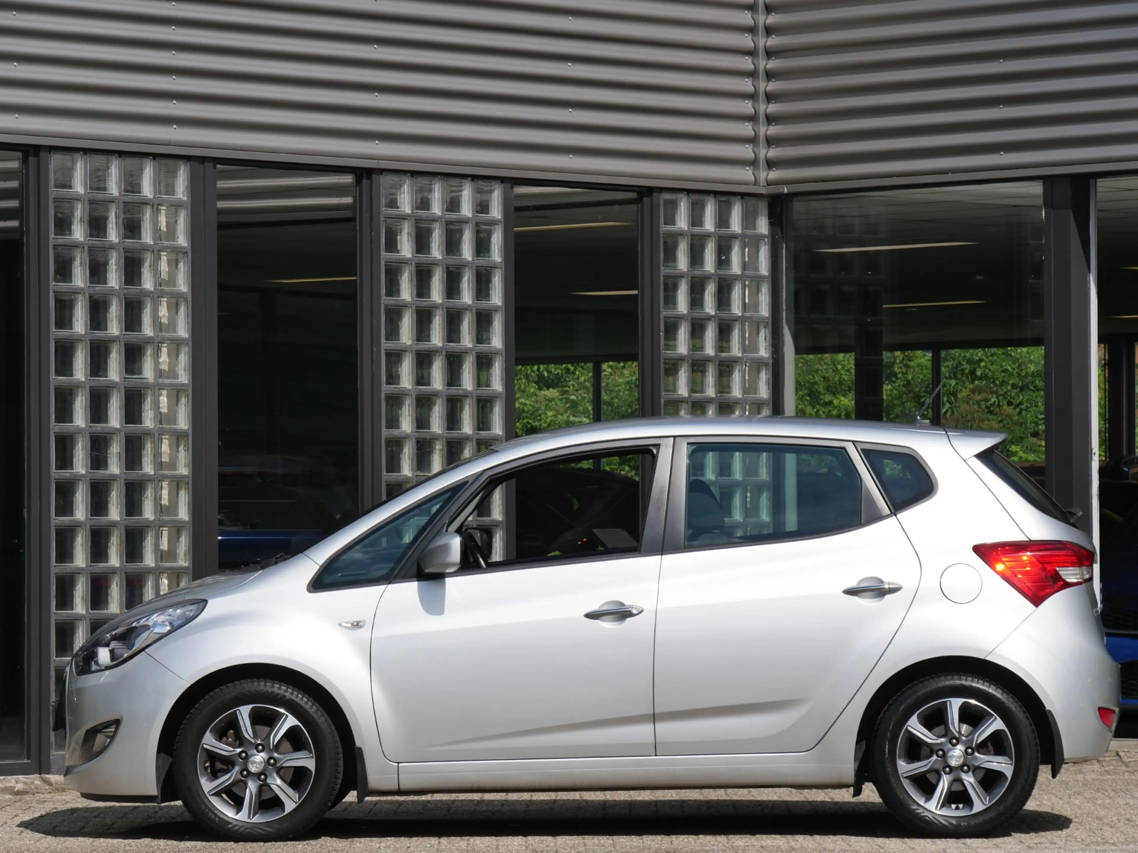 Hyundai iX20 1.4 I-MOTION/ CRUISE CONTROL/ PDC ACHTER/ ALL-SEAS — photo 3