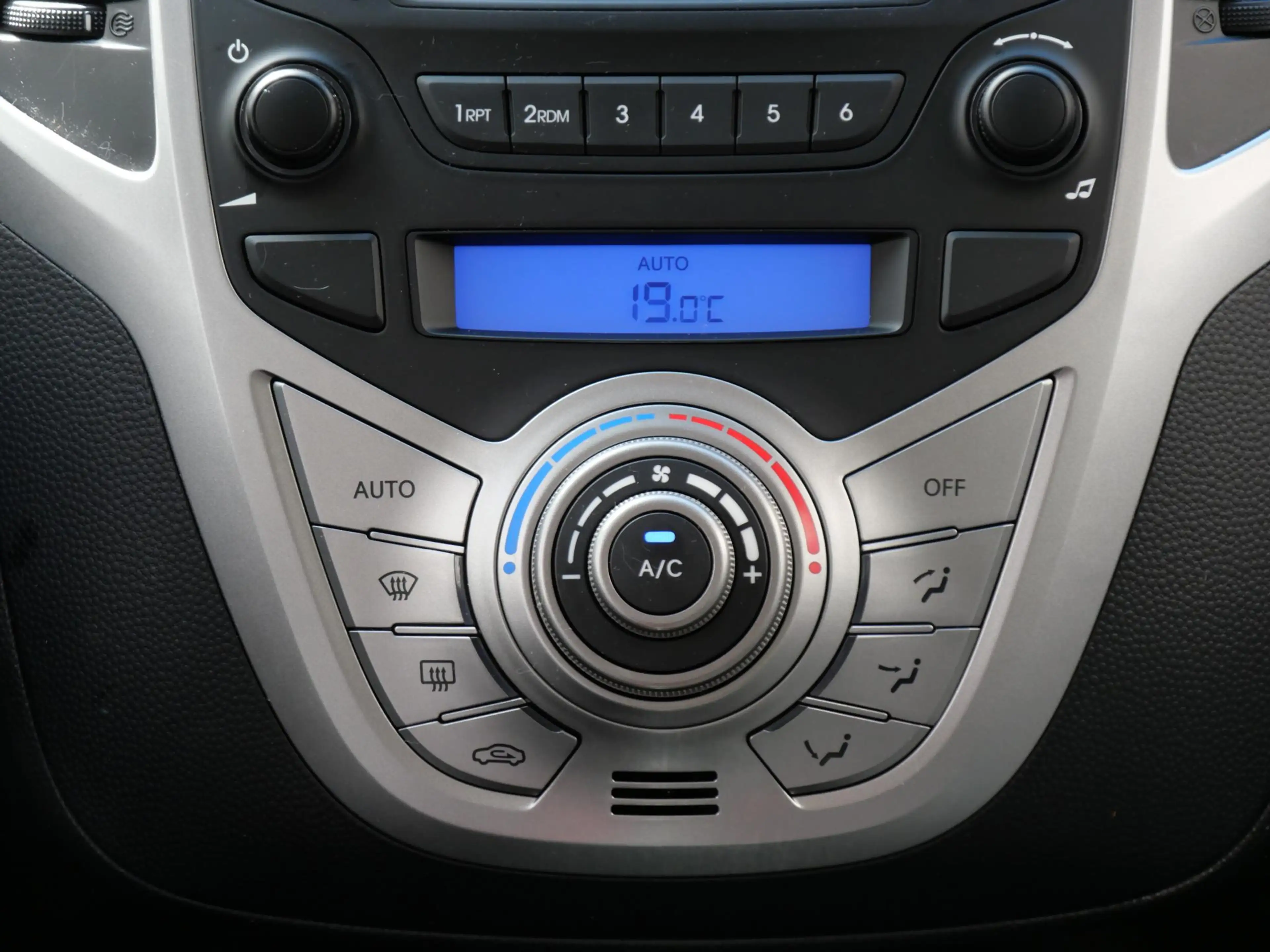 Hyundai iX20 1.4 I-MOTION/ CRUISE CONTROL/ PDC ACHTER/ ALL-SEAS — photo 11
