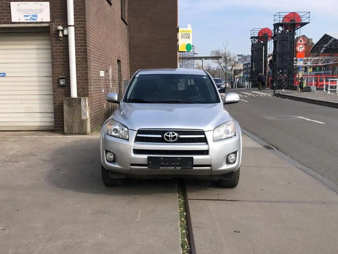 Toyota RAV 4 2.2 Turbo D4D D-CAT 4x4 VXE Argent - 1