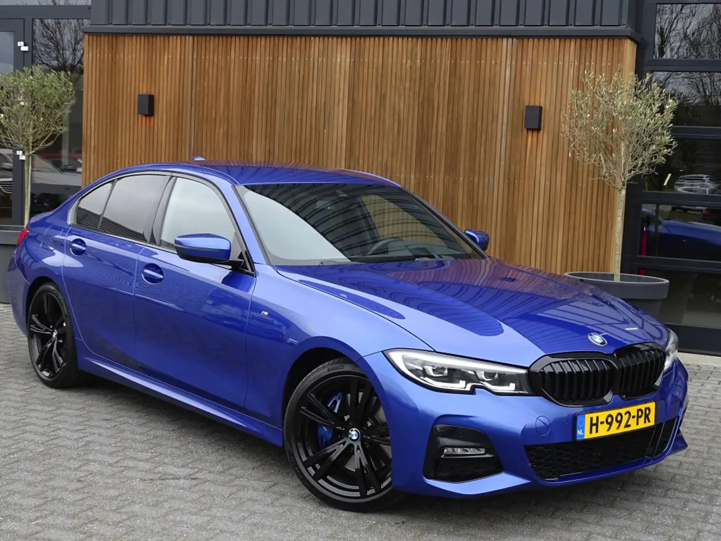 BMW 320 3-serie 320i 184PK automaat / M-Sport / Harman Kar Bleu - 2