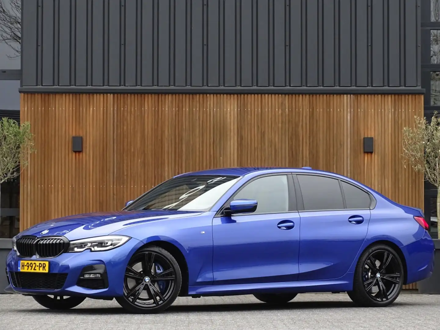 BMW 320 3-serie 320i 184PK automaat / M-Sport / Harman Kar Bleu - 1