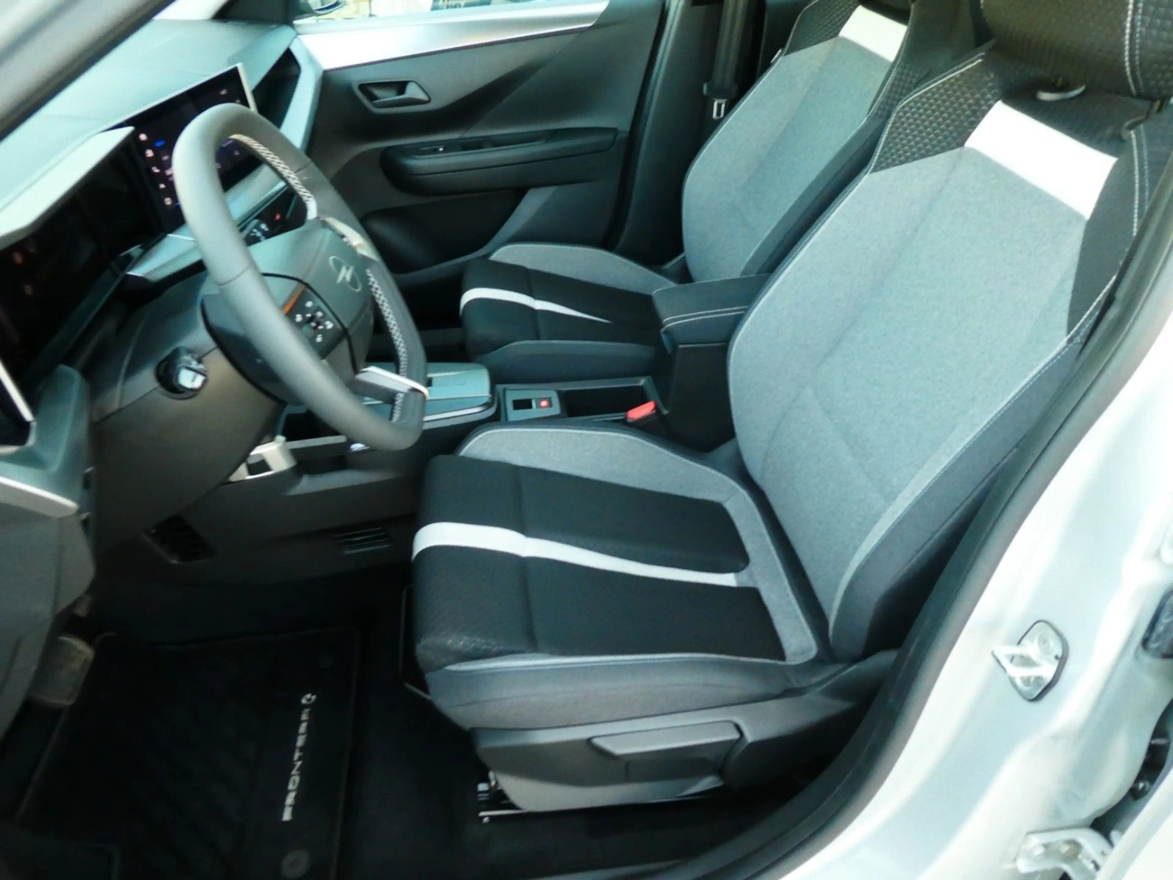 Opel Frontera Electric Edition, Klima, SHZ, Kamera — photo 10