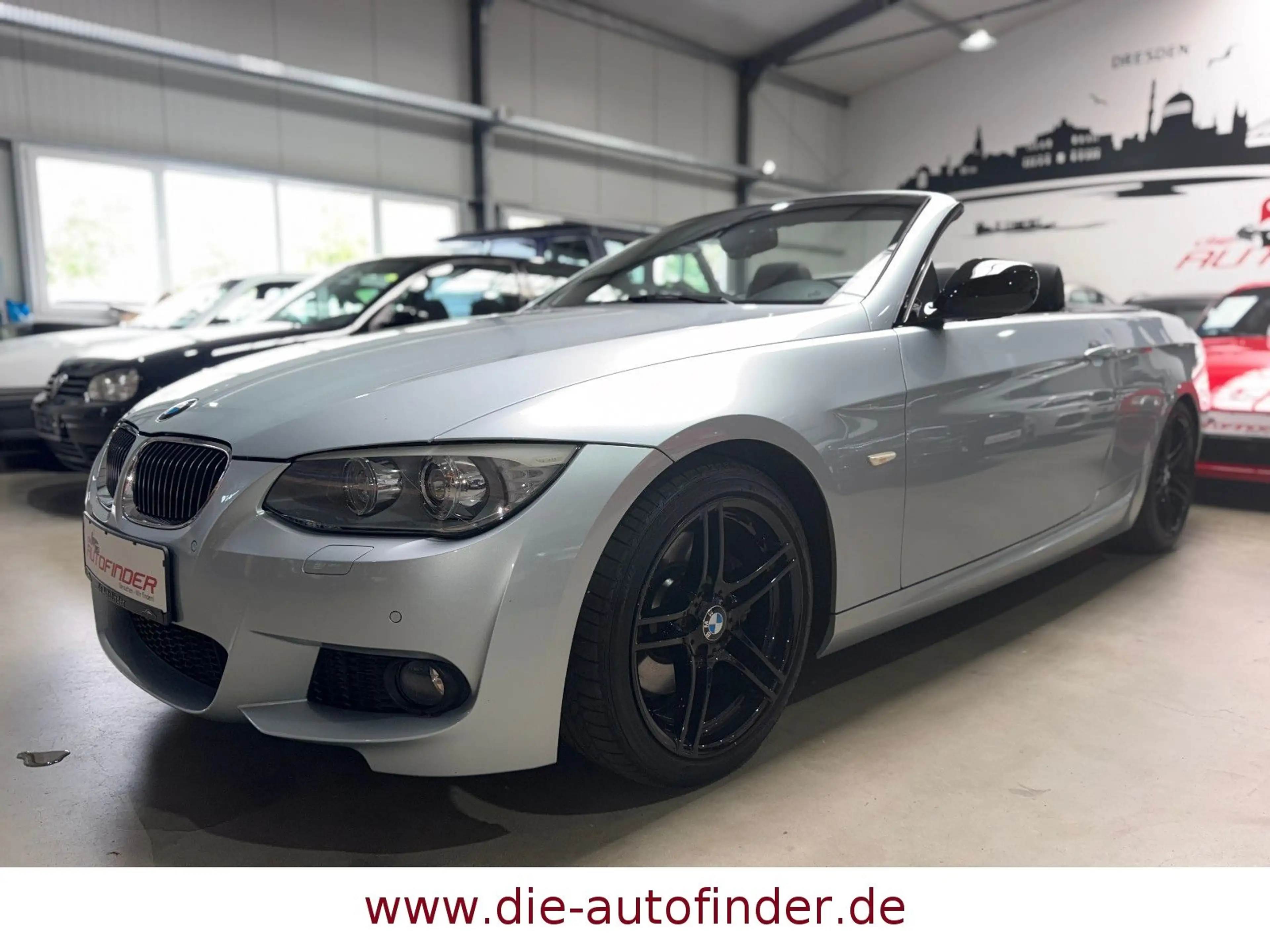 BMW 325 i Cabrio M-Paket Xenon,Navi,Leder,AHK,18"Alu