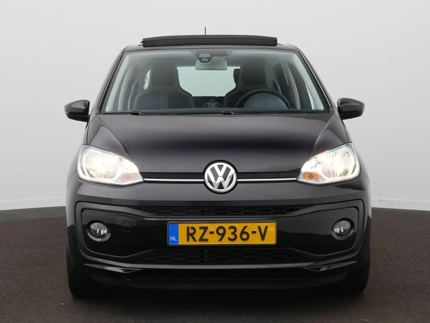 Volkswagen up! 1.0 BMT high up! Automaat / Panoramadak / App-Navi Zwart - 2